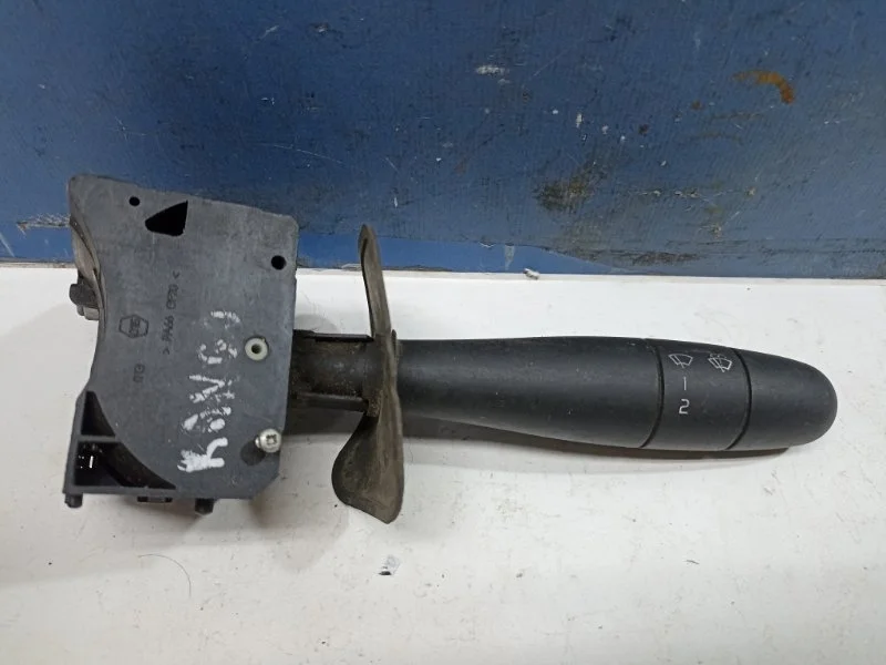 Переключатель подрулевой Renault Kangoo 2003 - 2008 7701053056