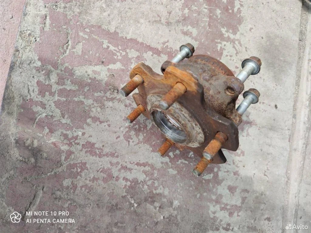 Ступица задняя Mitsubishi Pajero III (1999—2003)