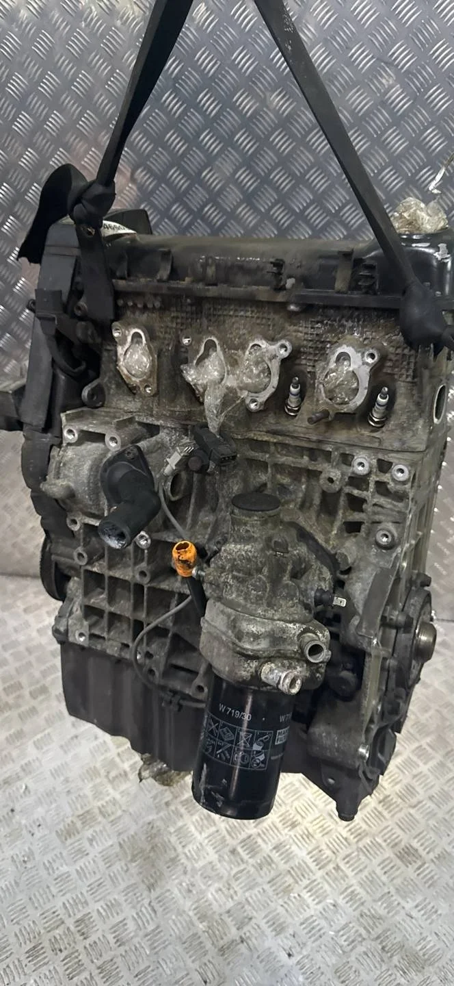 Двигатель AHL Volkswagen Passat B5 1.6 Бензин