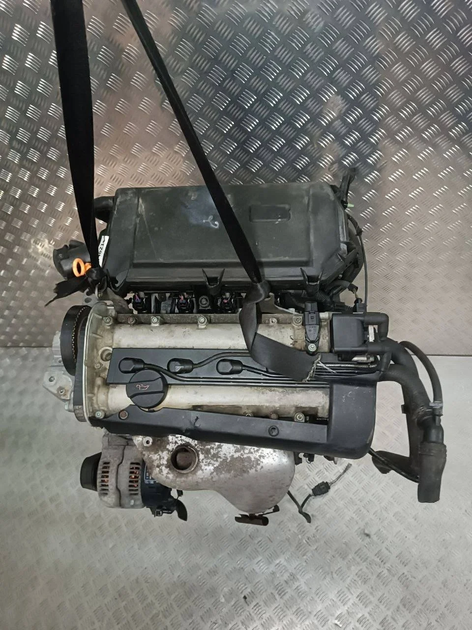 Двигатель AKQ Volkswagen Golf 4 1.4 Бензин