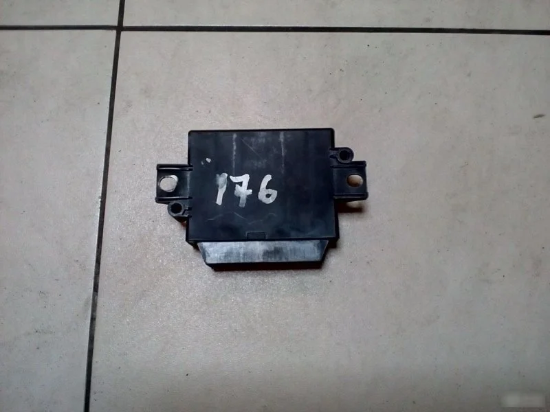 Блок управления парктроником Volkswagen 7P6919475B