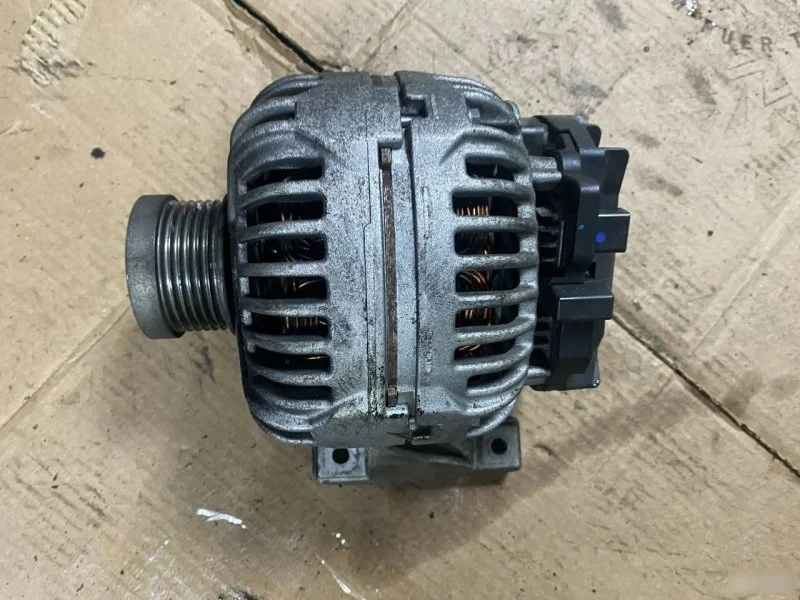 Генератор Volvo S60 36050266