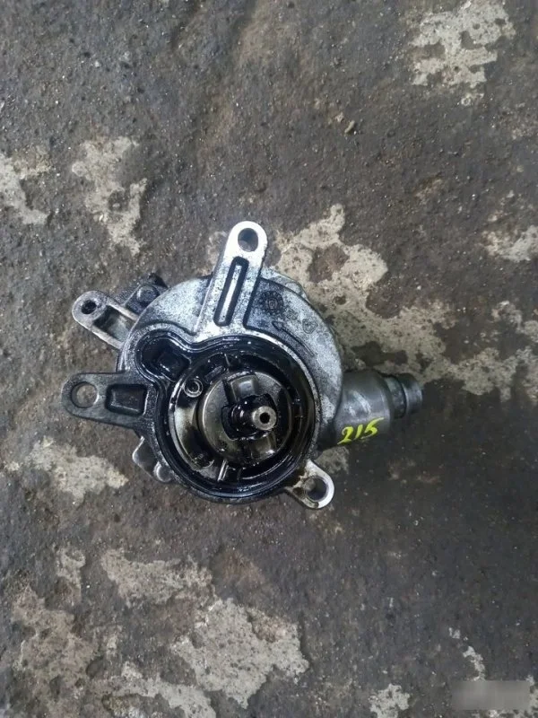 Вакуумный насос Volvo 30731825