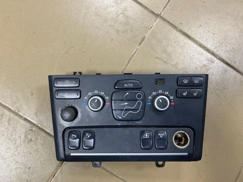 Блок управления климат-контролем Volvo Xc90 30710682