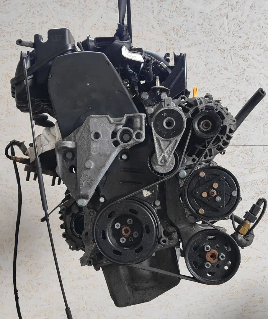 Двигатель AKL Volkswagen Golf 4 1.6 Бензин