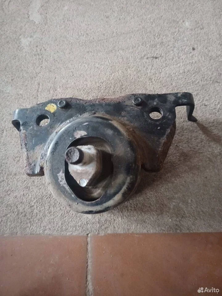 Опора двигателя Toyota Land Cruiser 200 (2007—2012)