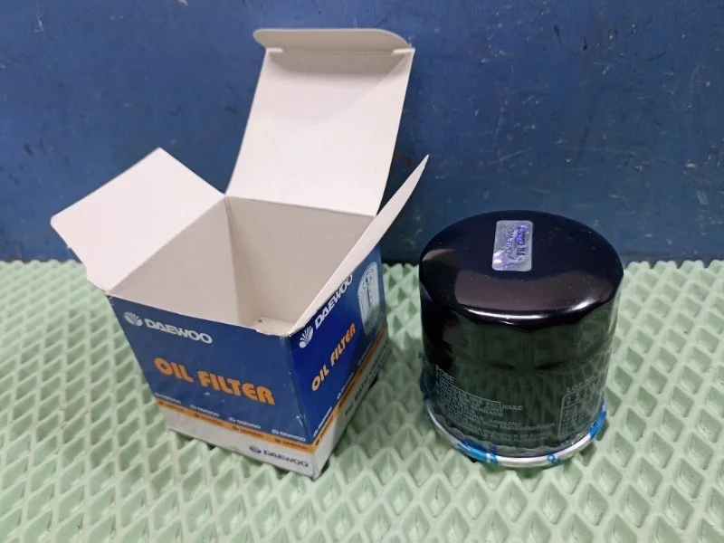 Фильтр масляный Chevrolet Aveo 1 2012 25181616 T255 1.2