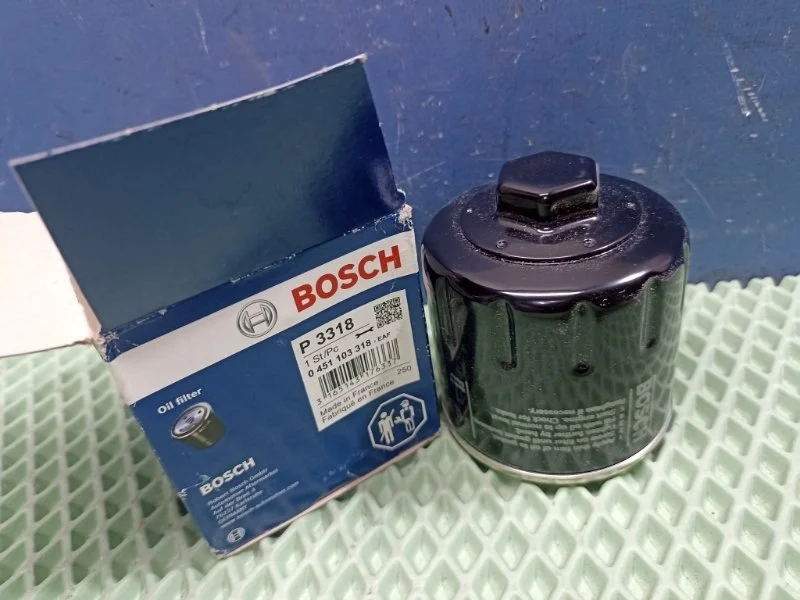 Фильтр масляный Volkswagen Golf 6 2012 0451103318