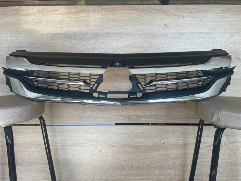 Решетка радиатора MITSUBISHI PAJERO SPORT 3 2016 2017 2018 2019 2020 2021 7450A960