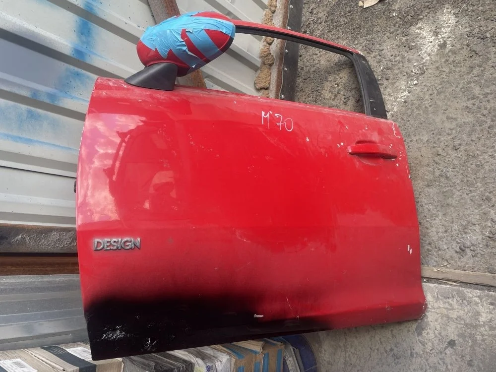 дверь передняя левая opel corsa d 5d дефект