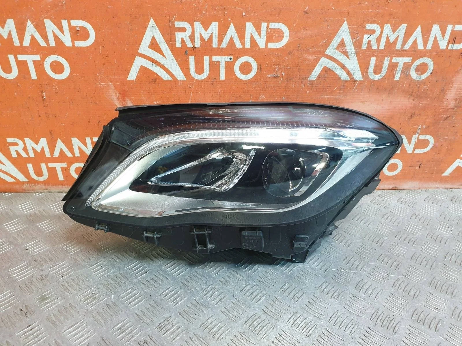 Фара Mercedes GLA-Class 2017-2020 X156