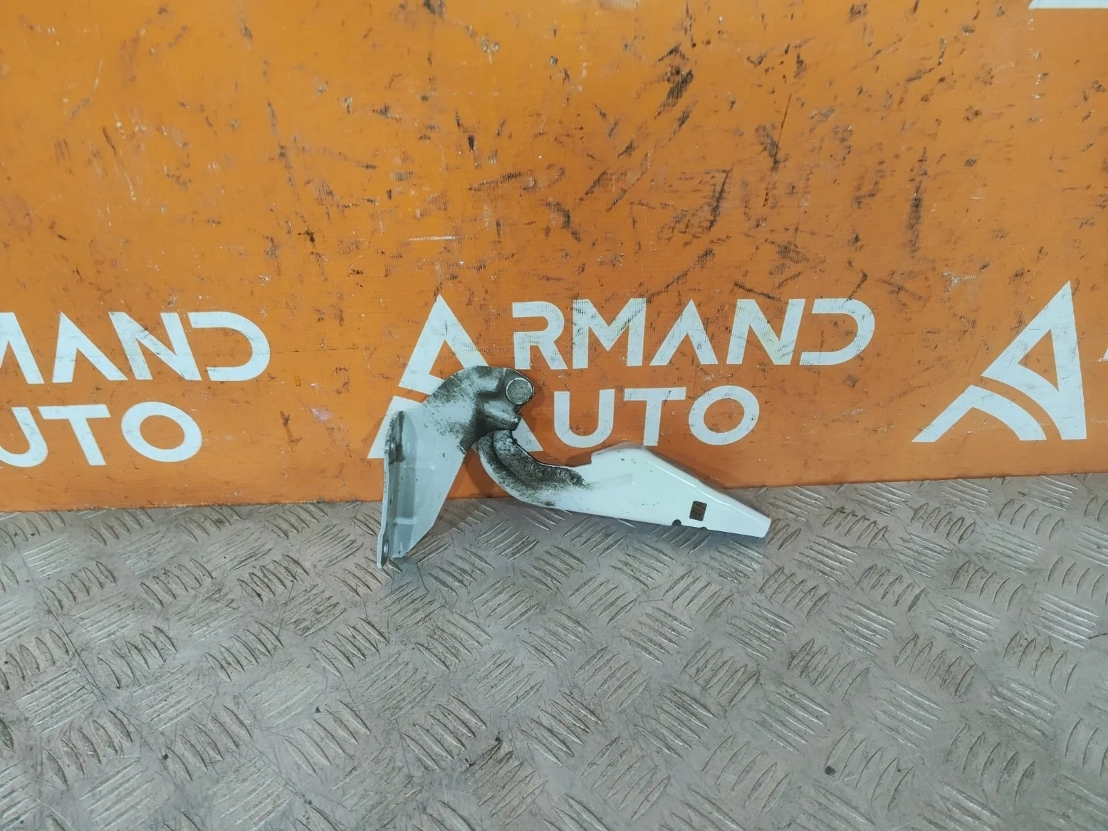 Петля капота Mitsubishi Outlander 2005-2013 XL