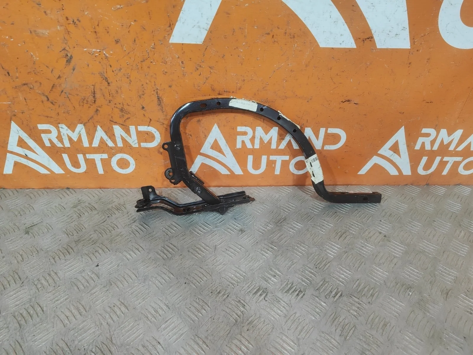 Петля крышки багажника Toyota Camry 2017-нв 8 XV70