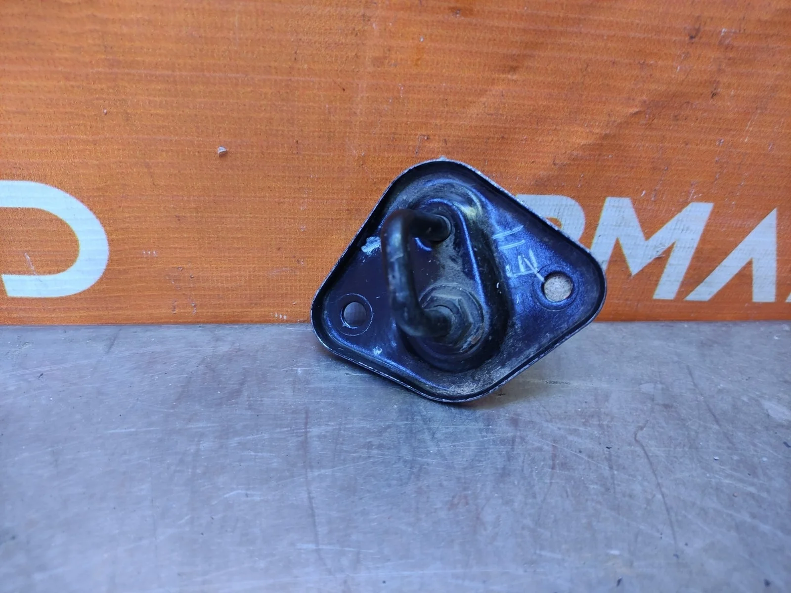 Петля замка капота Mercedes -Class 2009-2016 W212, S212, C207