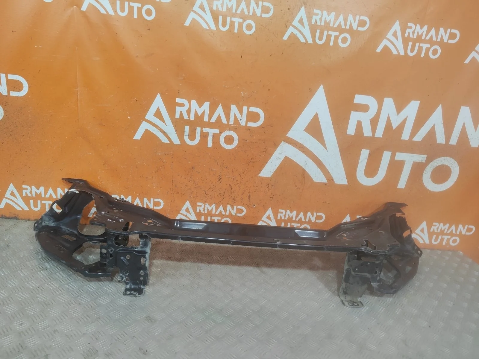 Панель передняя (суппорт радиатора) Volvo XC60 2008-2017