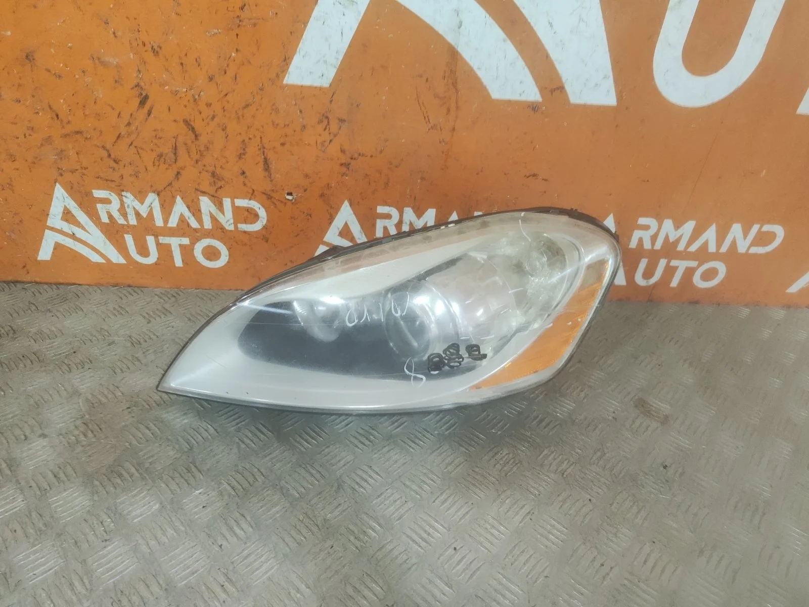Фара Volvo XC60 2008-2013