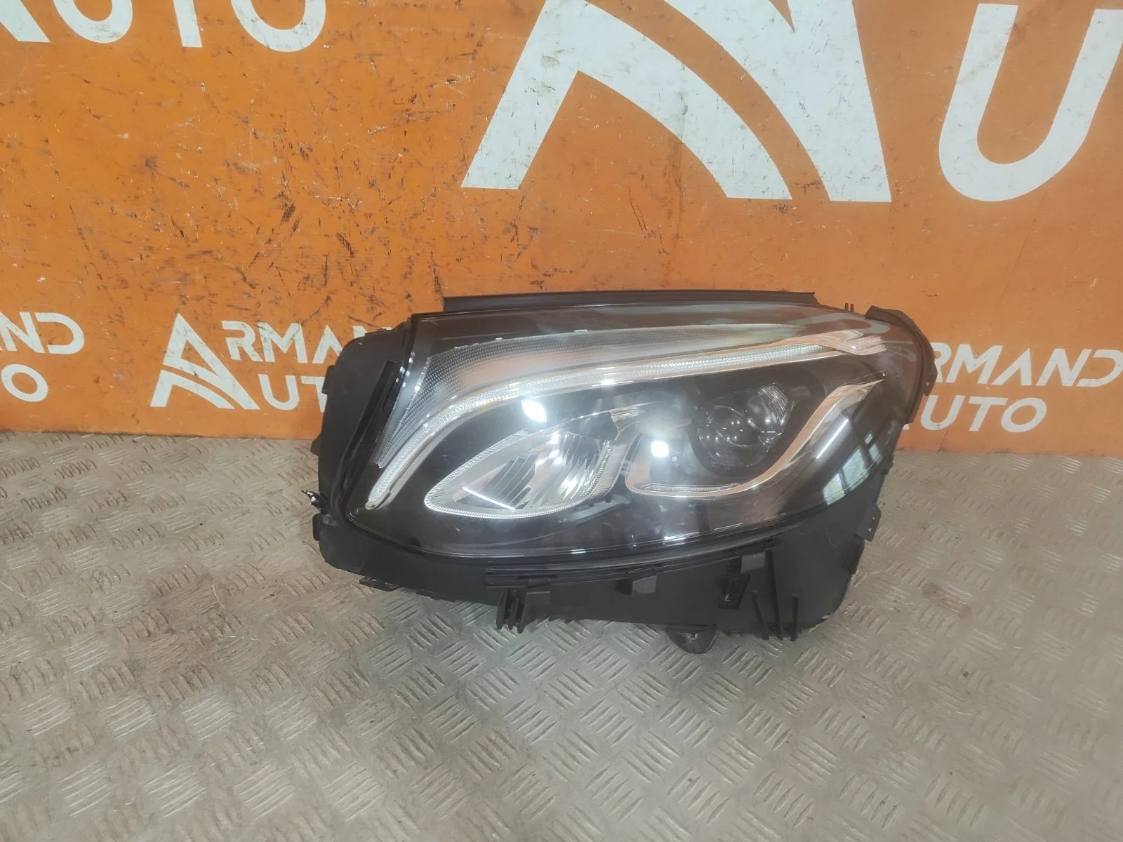 Фара Mercedes GLC-Class 2015-2019 X253