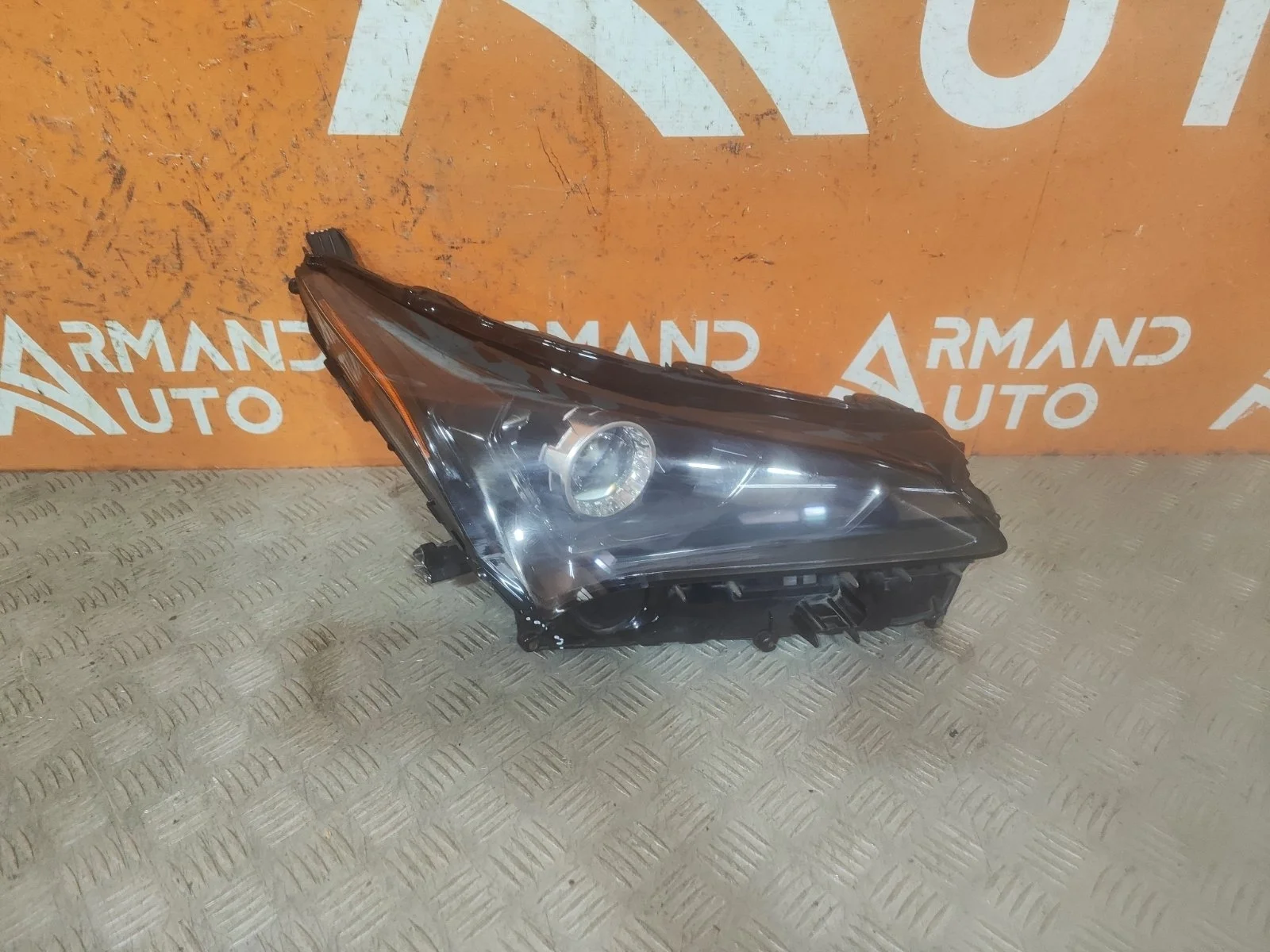 Фара Lexus NX 2017-2021