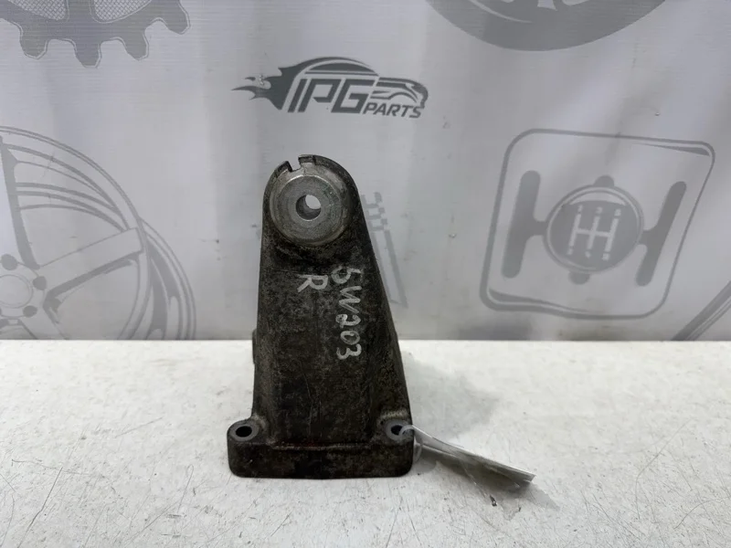 Кронштейн двигателя правый Mercedes-benz 2004 W203