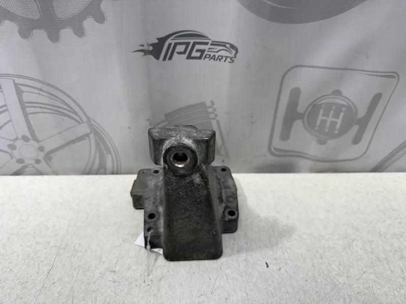 Кронштейн двигателя правый Mercedes-benz ML 2001 W163