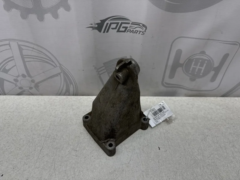 Кронштейн двигателя правый Mercedes-benz 2003 W203