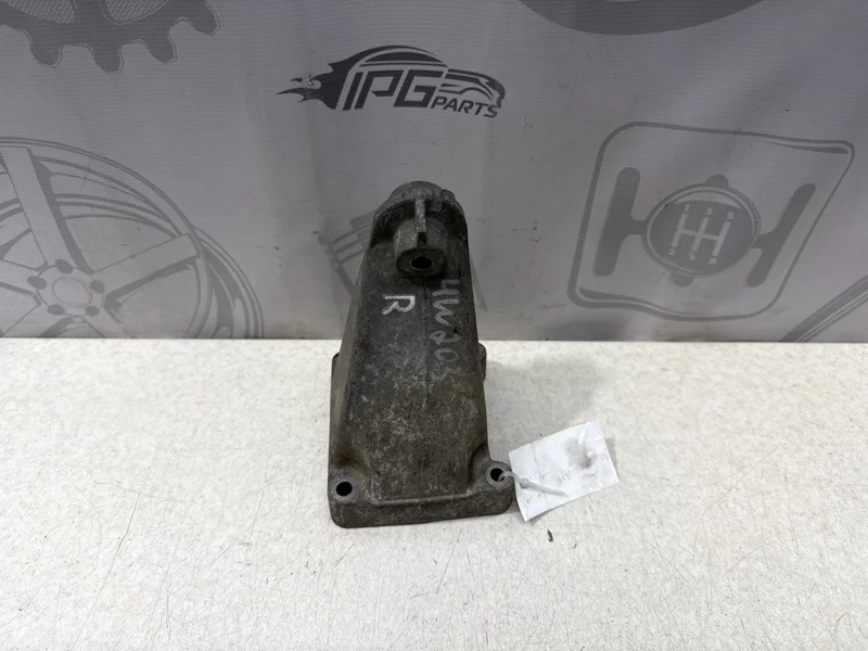 Кронштейн двигателя правый Mercedes-benz 2005 W203