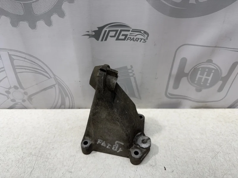 Кронштейн двигателя левый Mercedes-benz W203