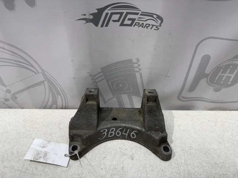 Кронштейн подушки акпп Mercedes-benz W203