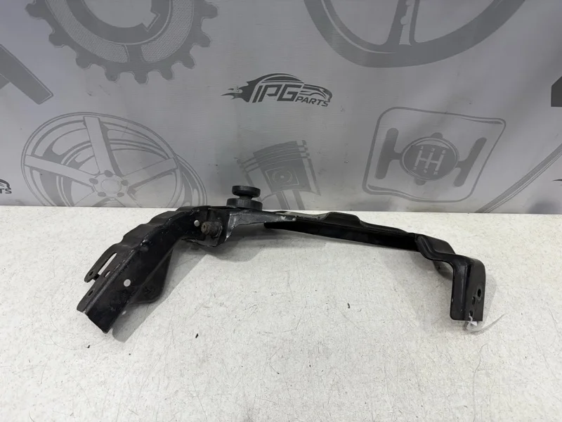 Рамка фары правая Mercedes-benz 2003 S211