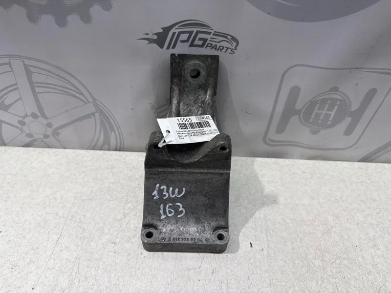 Кронштейн двигателя левый Mercedes-benz ML 2003 W163