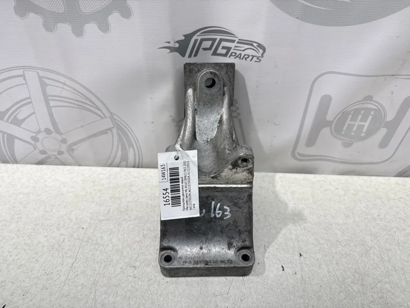 Кронштейн двигателя левый Mercedes-benz ML 2001 W163