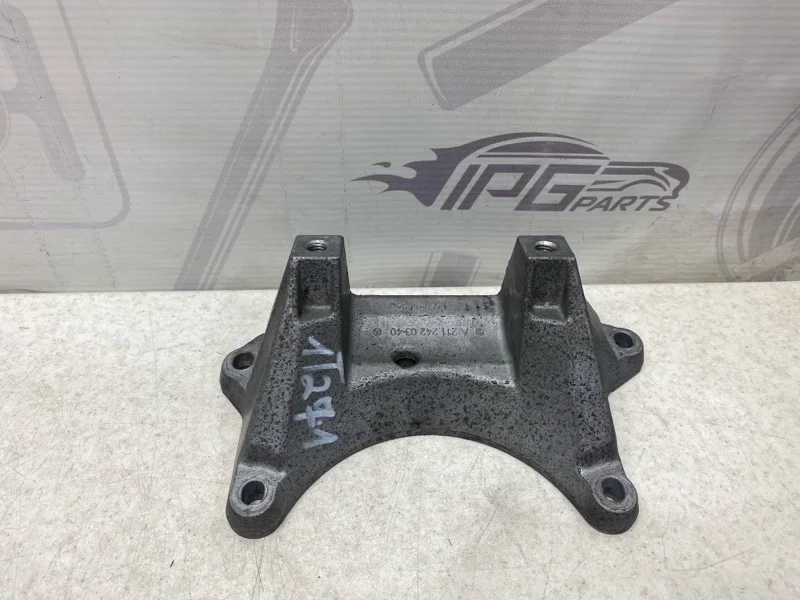 Кронштейн подушки акпп Mercedes-benz C207