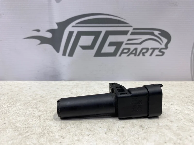 Датчик положения коленвала Mercedes-benz CLS C218