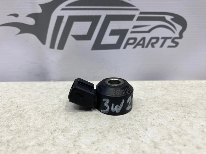 Датчик детонации Mercedes-benz 2013 W246