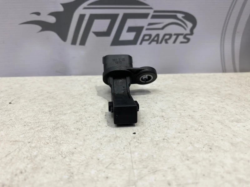 Датчик положения коленвала Mercedes-benz GLA X156