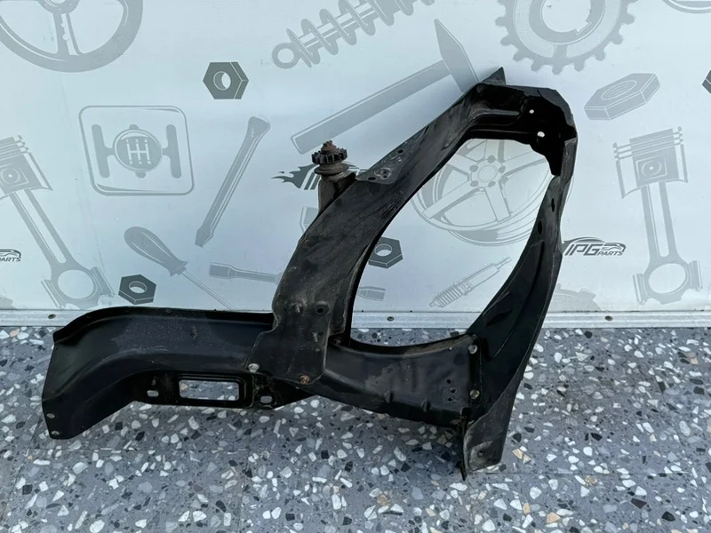 Рамка фары правая Mercedes-benz ML 2007 W164