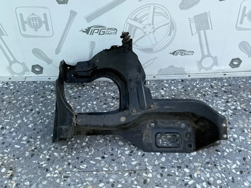 Рамка фары левая Mercedes-benz ML 2007 W164