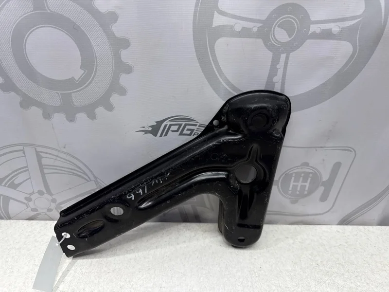 Кронштейн переднего подрамника левый Mercedes-benz GL X164