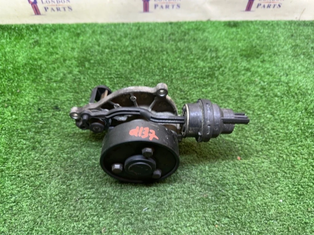 Помпа водяная BMW 320i F30