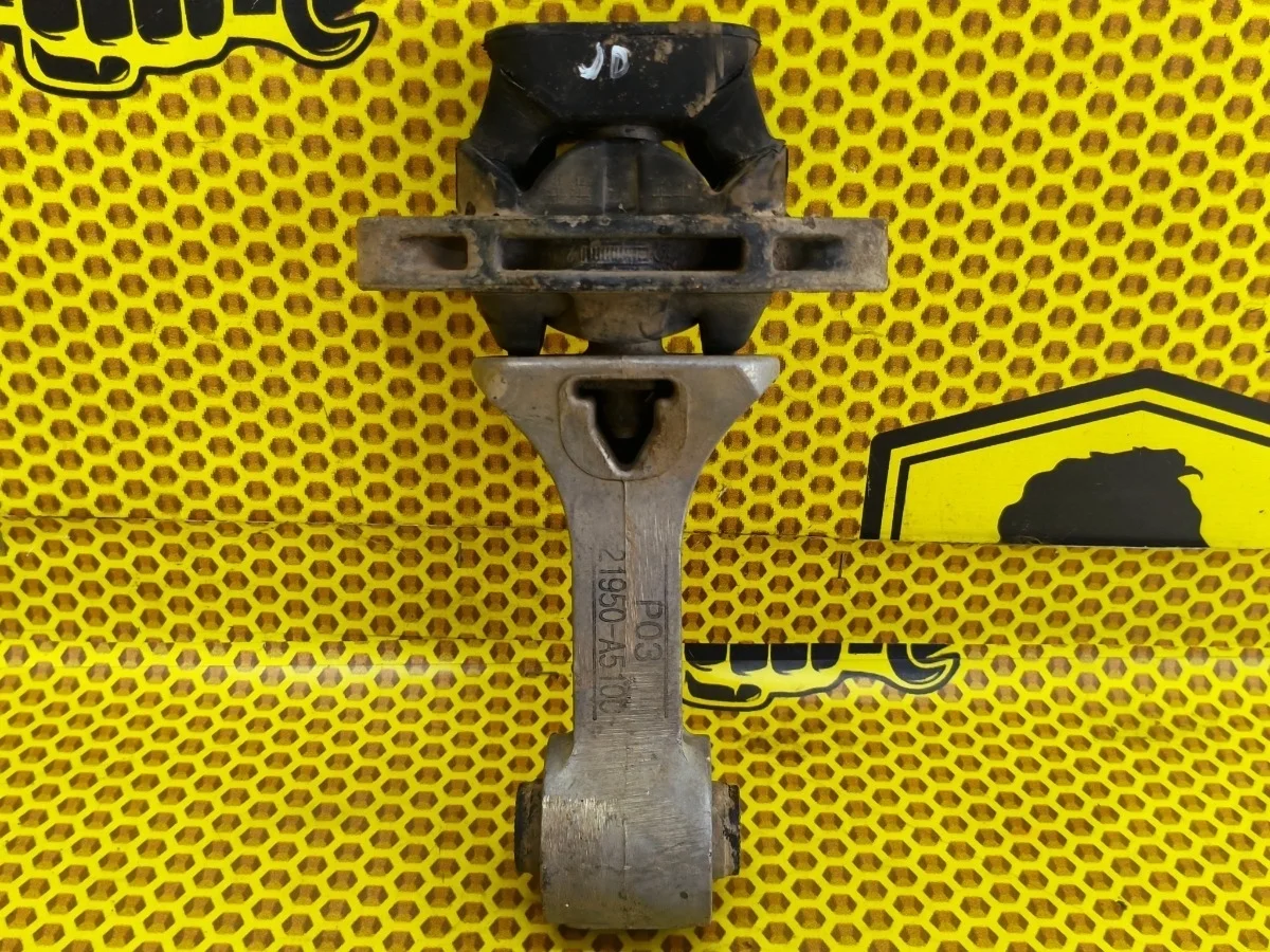 Опора двигателя Kia Ceed 2013 21950A5100 JD G4FG