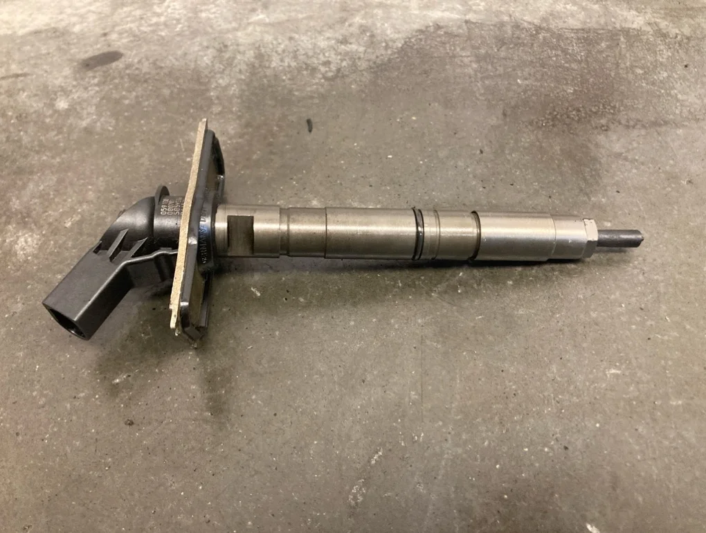 Форсунка топливная Audi Q7 2008 4L