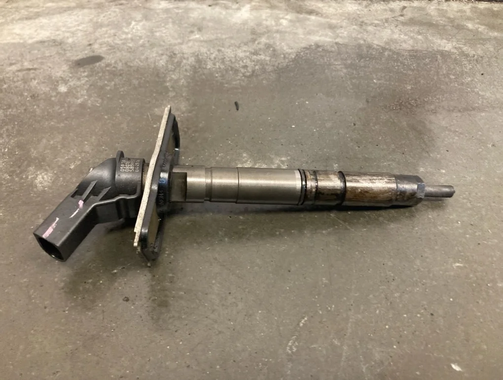 Форсунка топливная Audi Q7 2008 4L