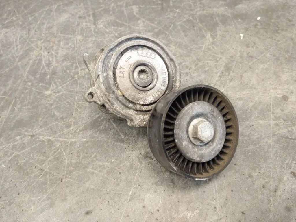 Кронштейн натяжного ролика Audi A7 2011 4G