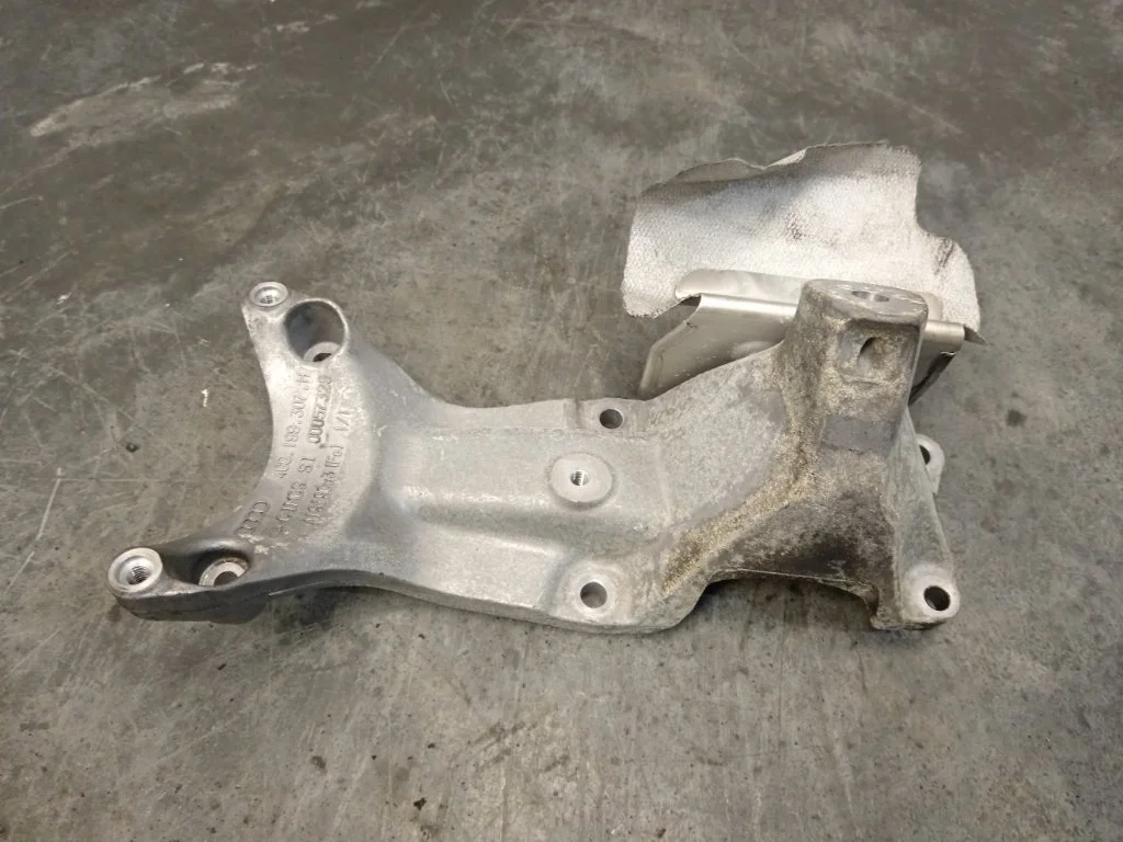 Кронштейн двигателя Audi A7 2011 4G