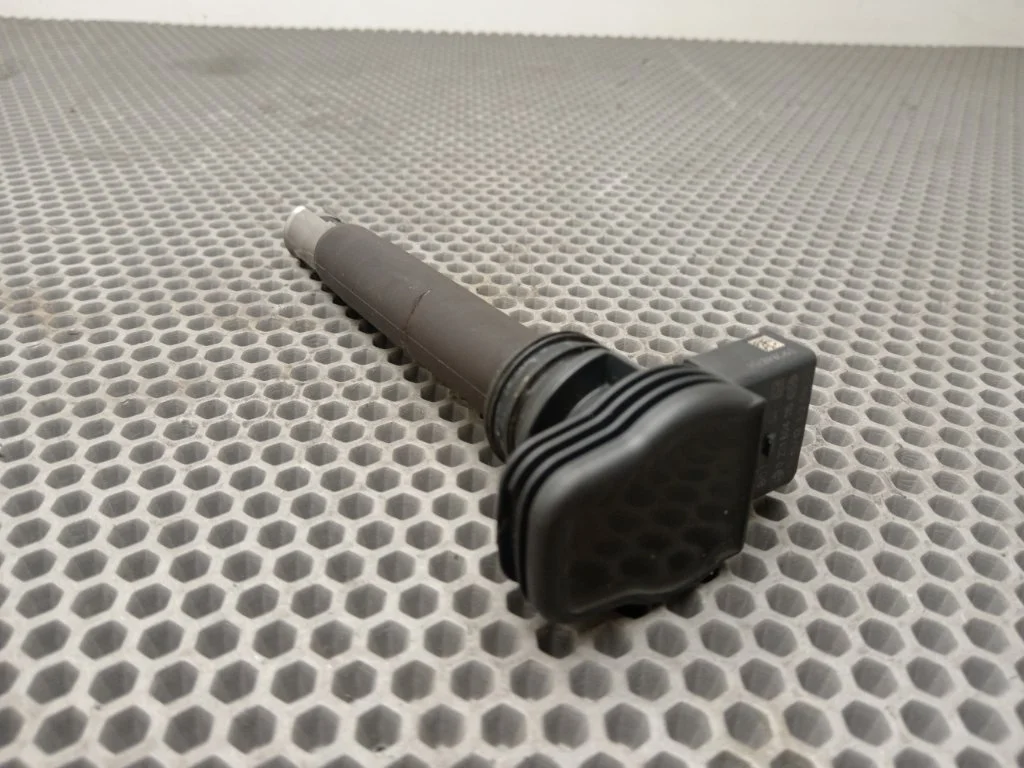 Катушка зажигания Audi Q3 2012 8U