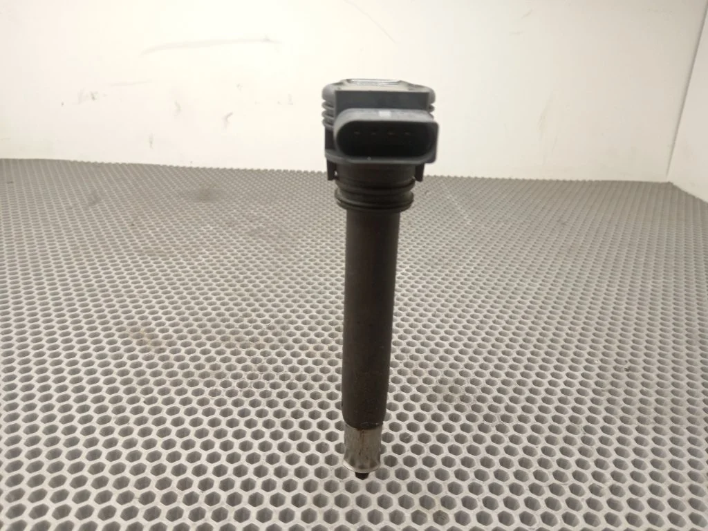 Катушка зажигания Audi Q3 2012 8U