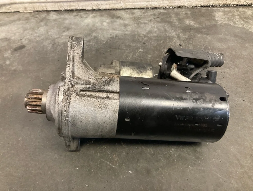 Стартер Volkswagen Passat 2009 B6