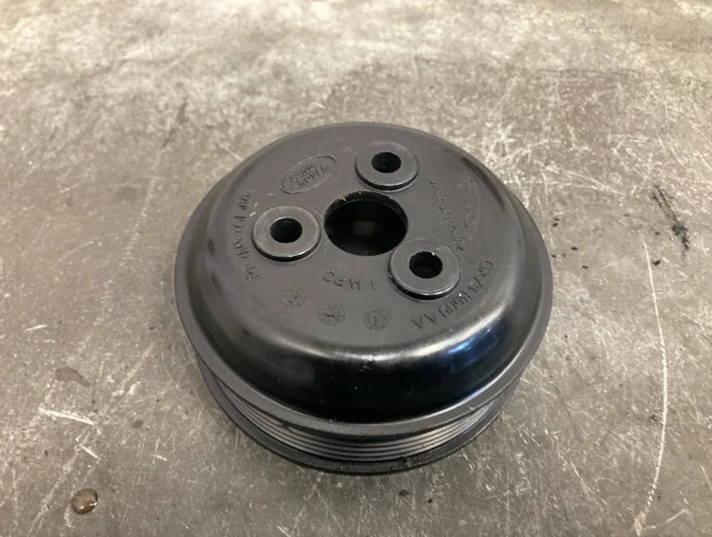 Шкив помпы Land Rover Discovery 2019 L462