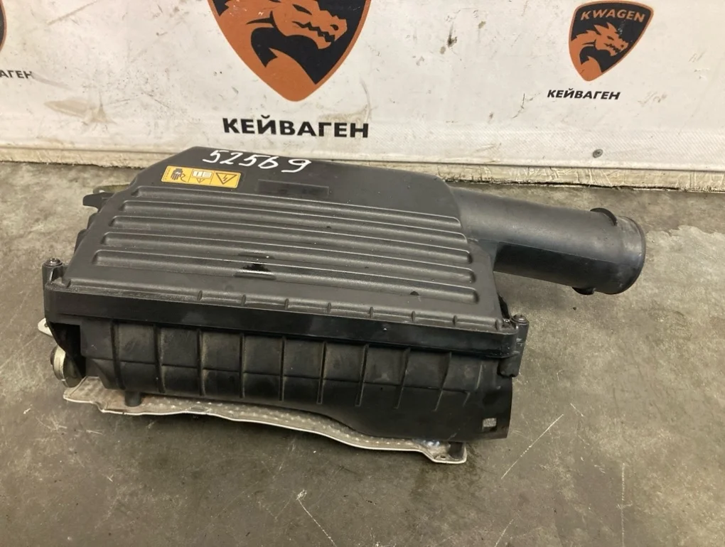 Корпус воздушного фильтра Mercedes-Benz -Class 2015 C205