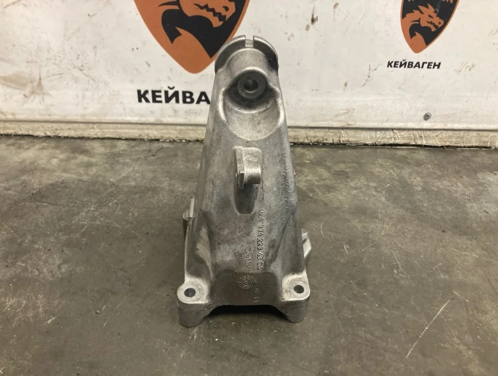 Кронштейн двигателя Mercedes-Benz -Class 2015 C205